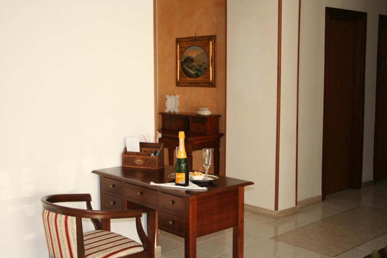 Costa D'Amalfi E Cilento Bed & Breakfast Pontecagnano Luaran gambar